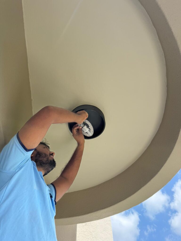 Outside light installation